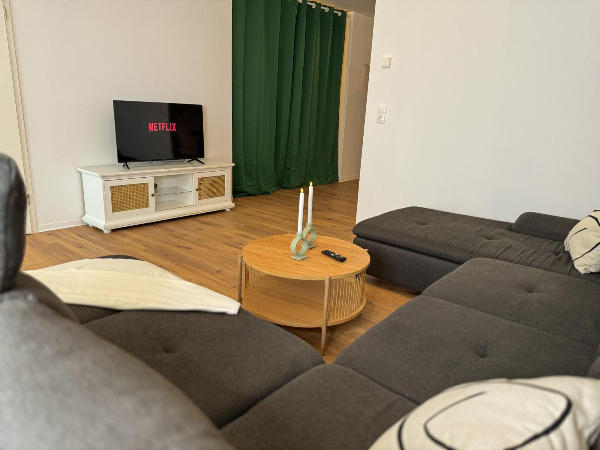 Home Inn Apartments - 203 Minden  Ngoại thất bức ảnh