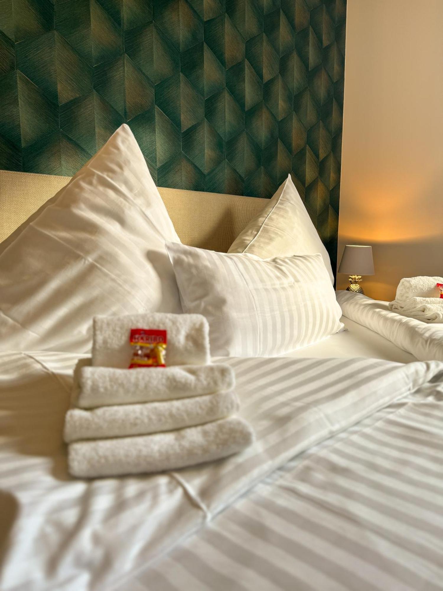 Home Inn Apartments - 203 Minden  Ngoại thất bức ảnh